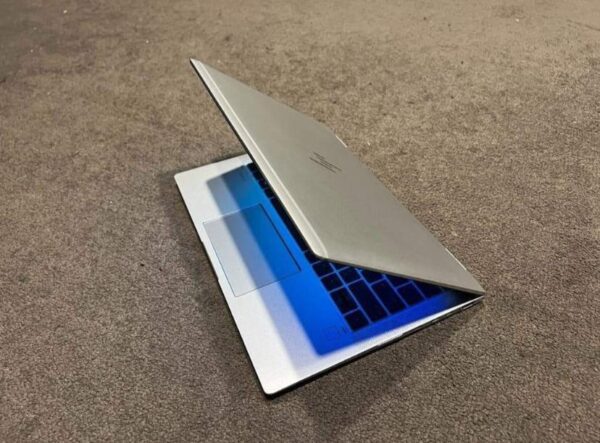 ⁦HP EliteBook 1030 G2⁩ - الصورة ⁦2⁩
